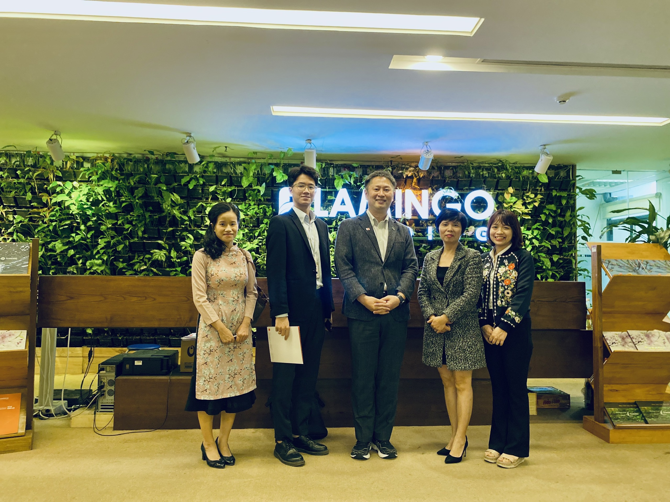 THÀNH PHỐ OSAKA ĐẾN THĂM VÀ LÀM VIỆC TẠI FLAMINGO REDTOURS 